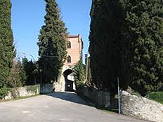 castello ingresso, Moruzzo e i Borghi